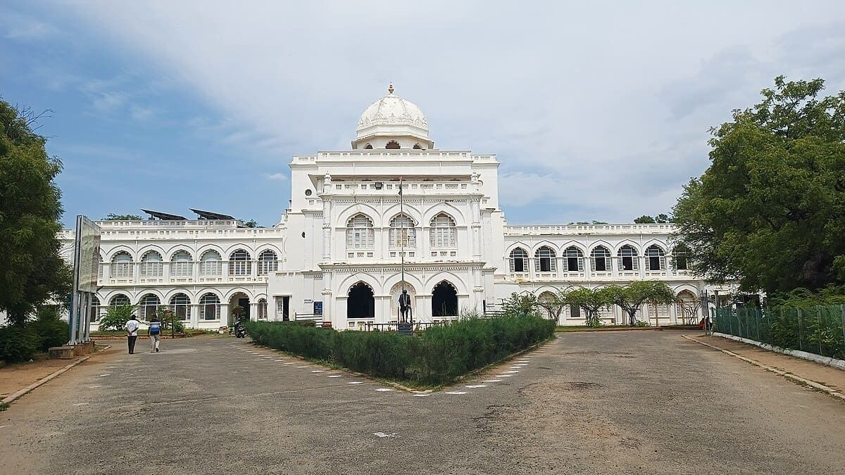 Gandhi_museum,_Madurai.jpg