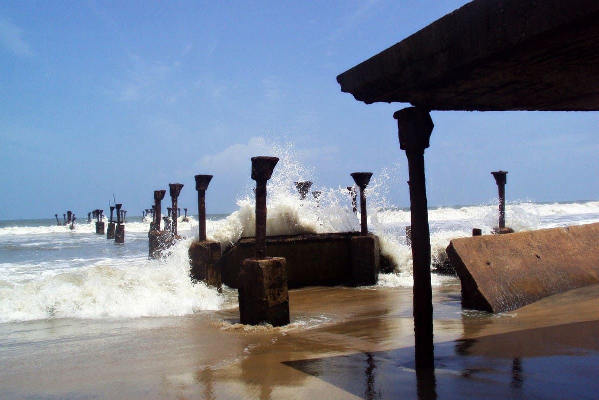 beach-139888_1920.jpg