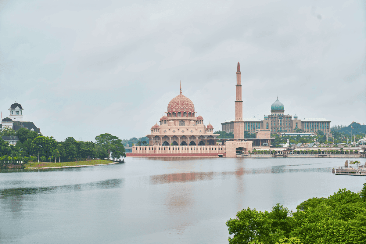 landmark-islam-putrajaya-geometric-landscape (1) (1).png