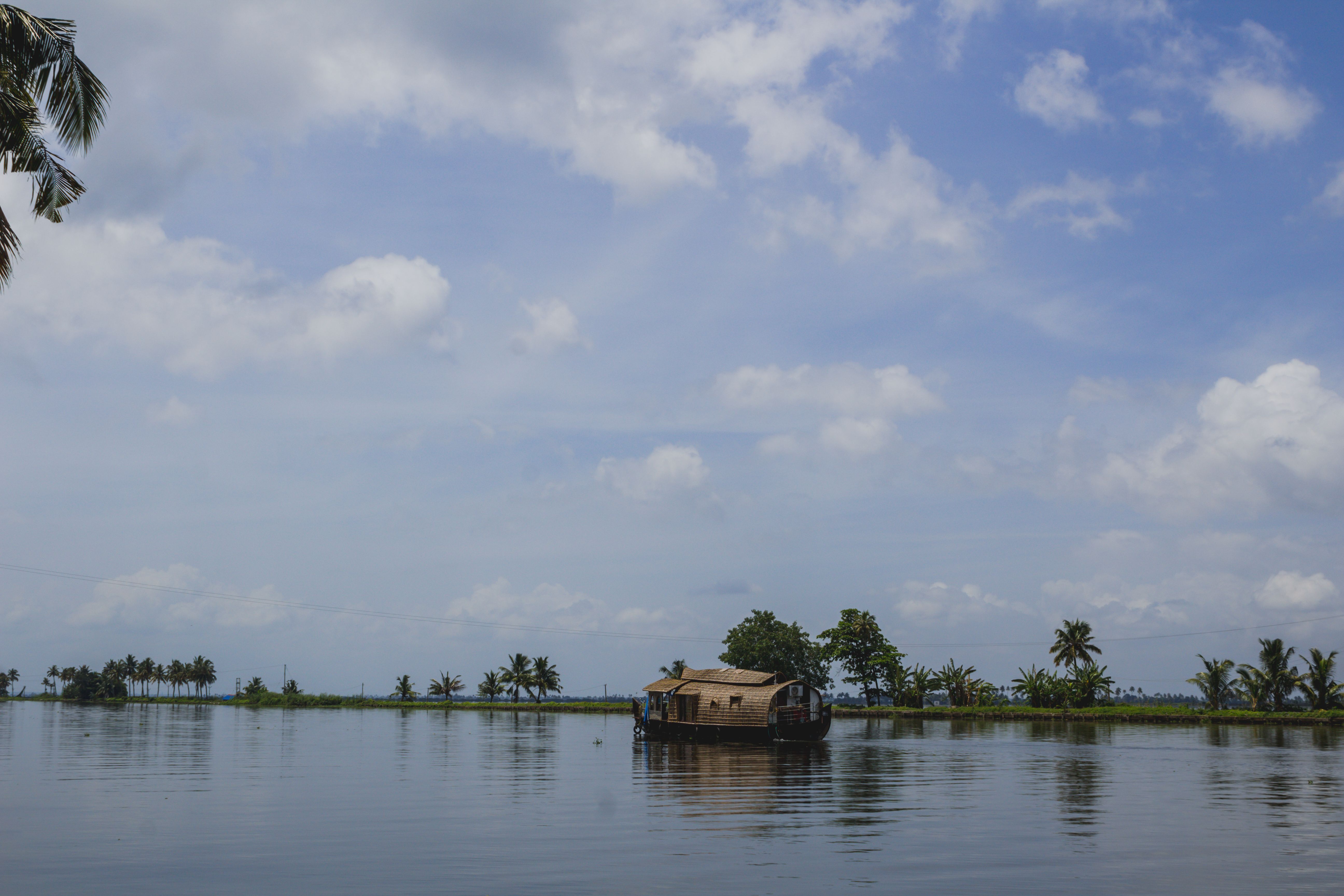 moving-house-boat-river (1).jpg